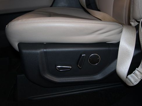 Used 2023 Ford Expedition Max Limited image 7