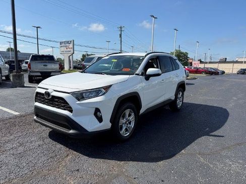 Used 2020 Toyota RAV4 XLE AWD/4WD image 4