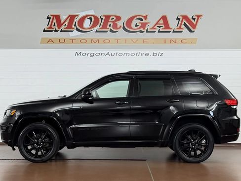 Used 2019 Jeep Grand Cherokee Altitude AWD/4WD image 6