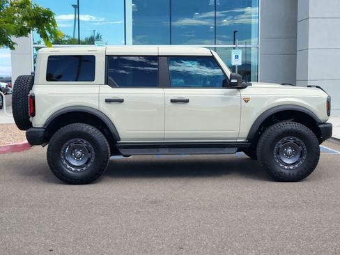 Used 2025 Ford Bronco Badlands AWD/4WD image 4