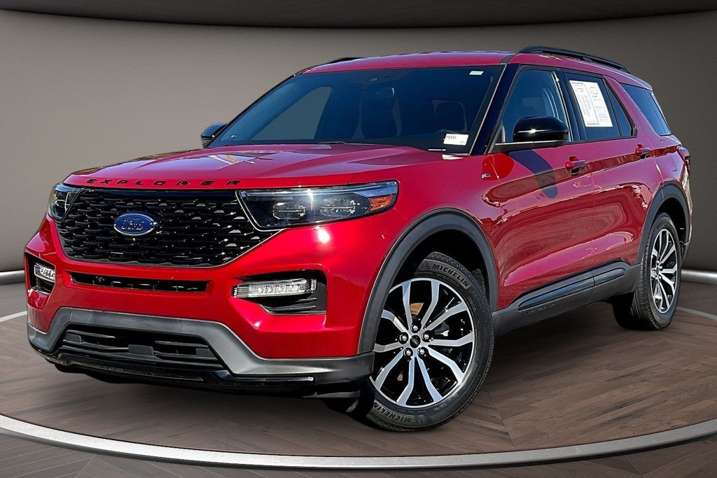Used 2023 Ford Explorer ST-Line w/ Class IV Trailer Tow Package RWD image 3