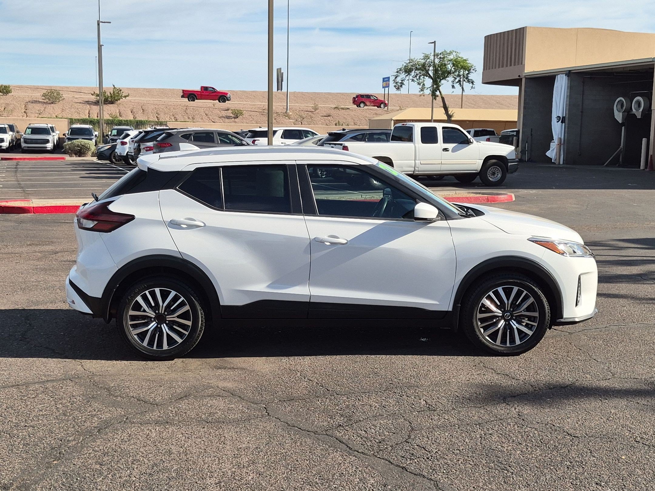 Used 2021 Nissan Kicks SV FWD image 4