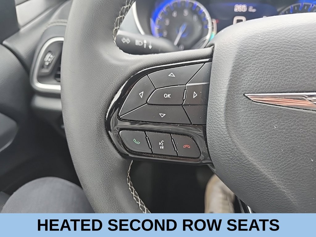 Used 2025 Chrysler Pacifica Limited FWD image 20