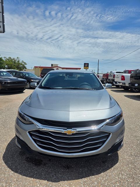 Used 2024 Chevrolet Malibu LT FWD image 2