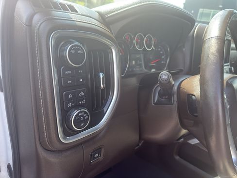 Used 2022 Chevrolet Silverado 1500 LTZ AWD/4WD image 15