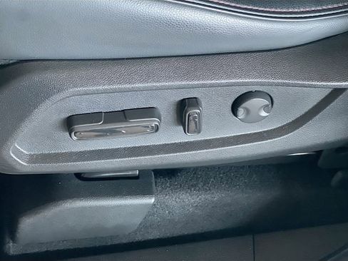 Used 2025 Honda Pilot Black Edition image 12