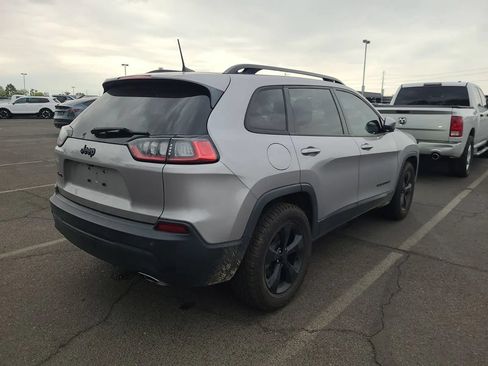 Used 2019 Jeep Cherokee Latitude Plus AWD/4WD image 4