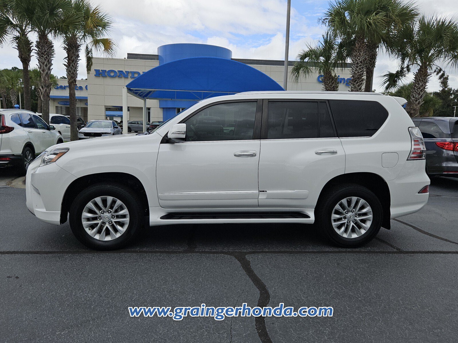 Used 2015 Lexus GX 460 w/ Premium Package AWD/4WD image 2