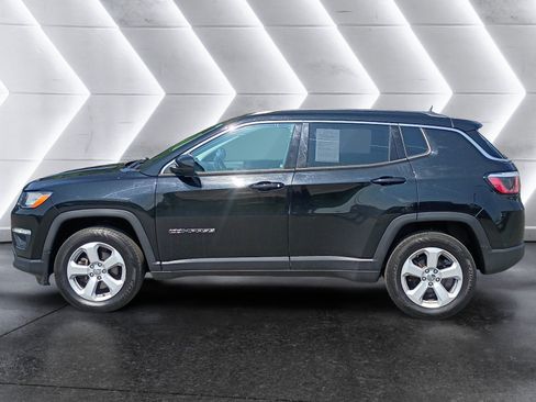 Used 2020 Jeep Compass Latitude AWD/4WD image 3