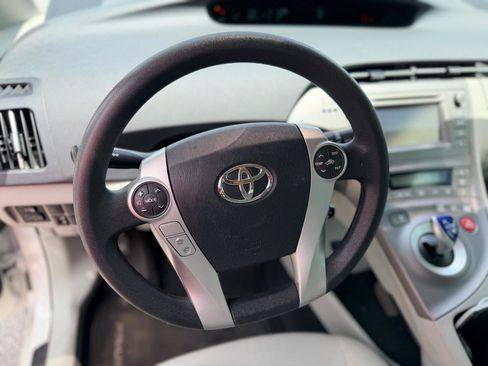 Used 2014 Toyota Prius Two FWD image 11