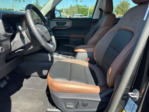Used 2025 Ford Bronco Sport Outer Banks w/ Outer Banks Tech Package+ AWD/4WD image 12