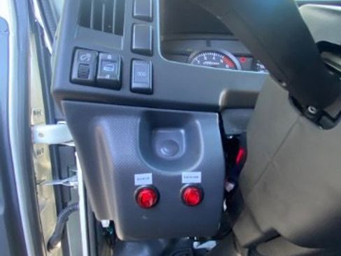 Used 2024 Isuzu NPR image 23