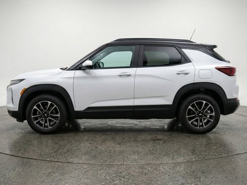Used 2025 Chevrolet TrailBlazer LT image 5