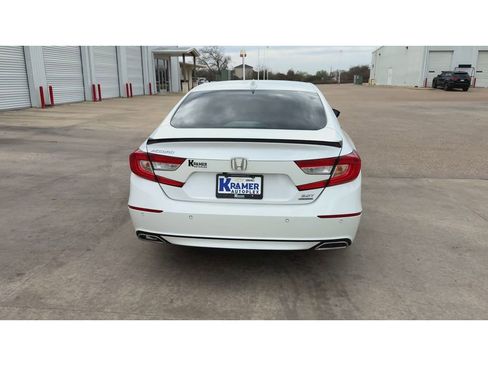 Used 2022 Honda Accord Touring image 7