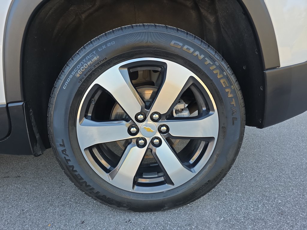 Used 2023 Chevrolet Traverse LT w/ LT Premium Package AWD/4WD image 38