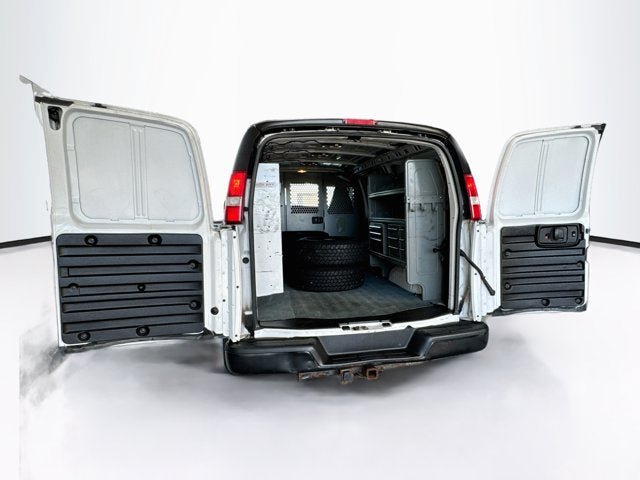 Used 2017 Chevrolet Express 2500 RWD image 13