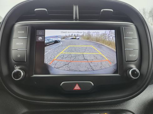 Used 2022 Kia Soul LX w/ Technology Package image 2