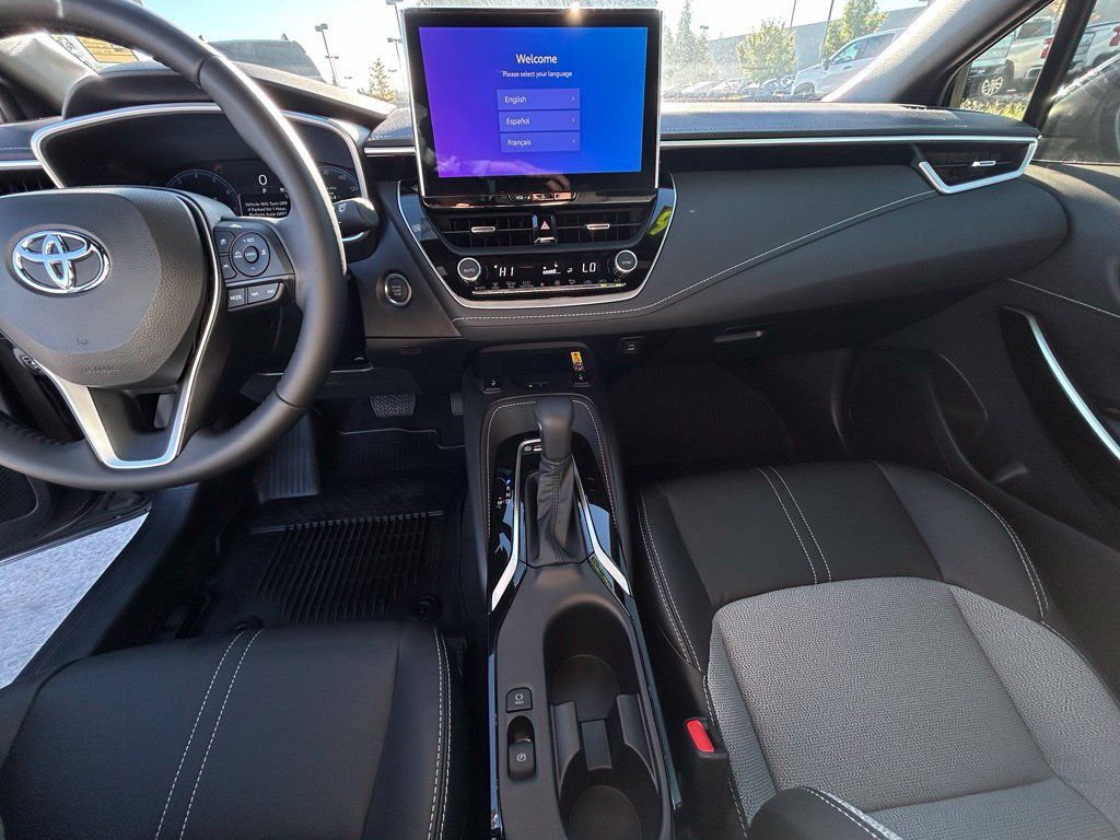 Used 2027 Toyota Corolla XSE FWD image 18