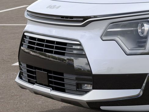 New 2025 Kia Niro EX Touring image 12