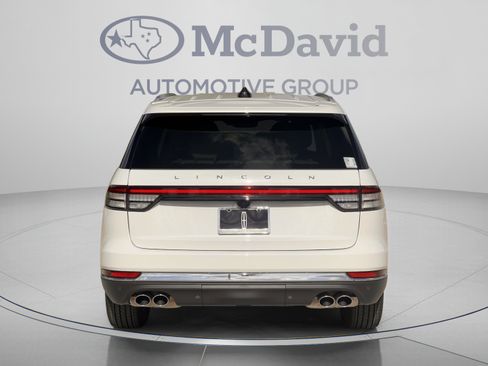 Used 2026 Lincoln Aviator 2WD image 5