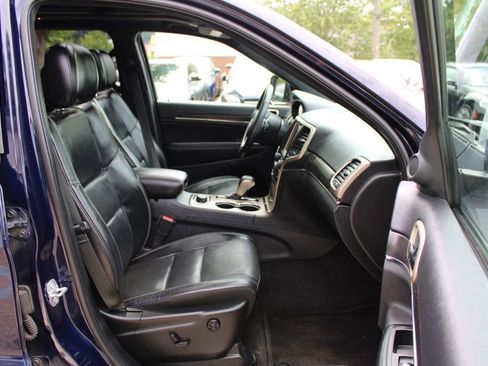 Used 2017 Jeep Grand Cherokee Limited w/ Luxury Group II AWD/4WD image 30
