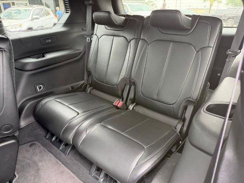 Used 2025 Jeep Grand Cherokee L Limited w/ Black Appearance Package AWD/4WD image 19
