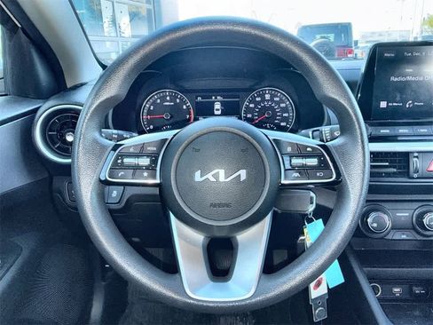 Used 2022 Kia Forte LXS image 18