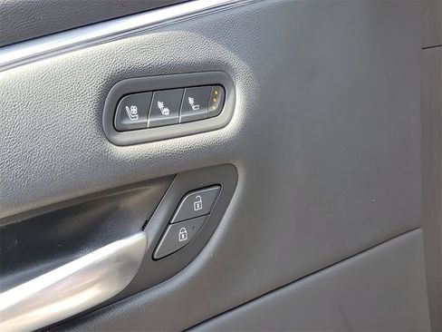 Used 2023 Cadillac Escalade Premium Luxury image 20