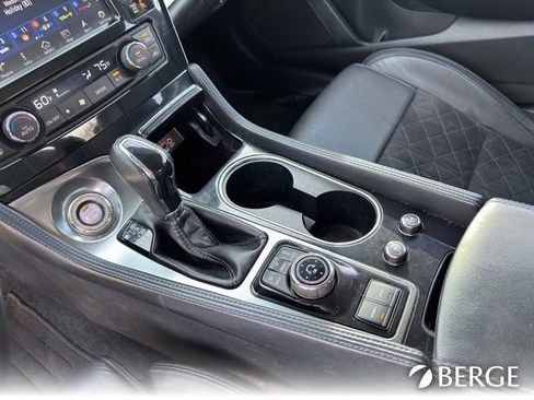 Used 2017 Nissan Maxima SR w/ Midnight Edition image 27
