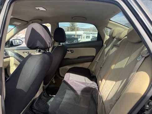 Used 2010 Hyundai Elantra GLS image 11