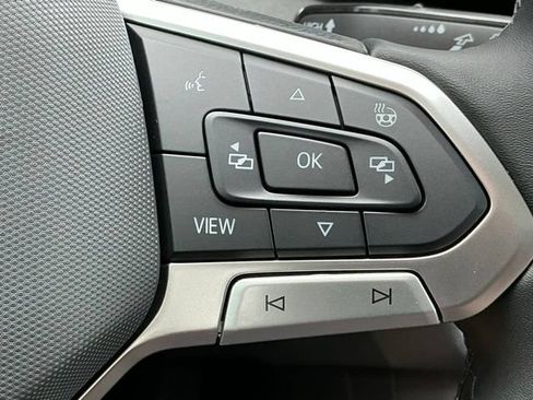 New 2026 Volkswagen Taos SE FWD image 26