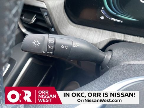 Used 2024 Kia Telluride EX w/ EX Captain's Chair Package image 29