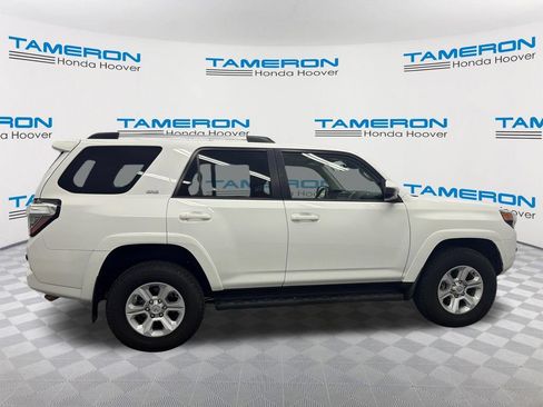 Used 2022 Toyota 4Runner SR5 AWD/4WD image 6