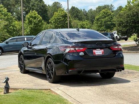 Used 2021 Toyota Camry SE FWD image 5