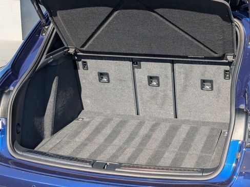 Used 2024 Porsche Macan image 12