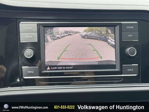 Certified 2023 Volkswagen Jetta SE w/ Panoramic Sunroof Package FWD image 25