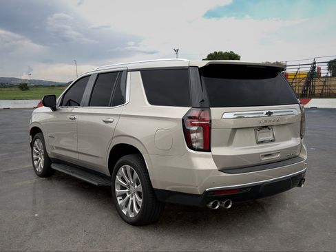 Used 2021 Chevrolet Tahoe Premier RWD image 4