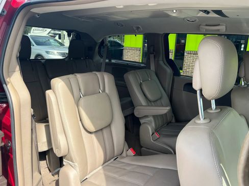 Used 2015 Chrysler Town & Country Touring-L w/ Driver Convenience Group FWD image 29