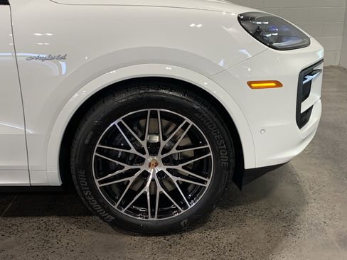 New 2026 Porsche Cayenne E-Hybrid Coupe image 11