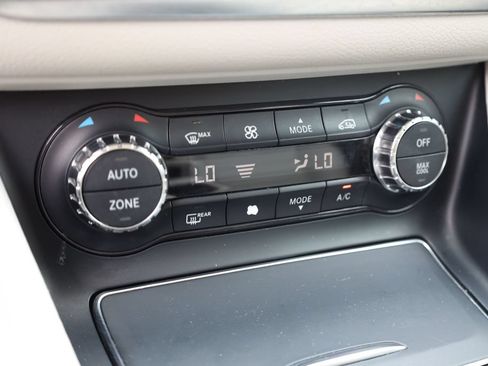 Used 2018 Mercedes-Benz GLA 250 4MATIC image 16