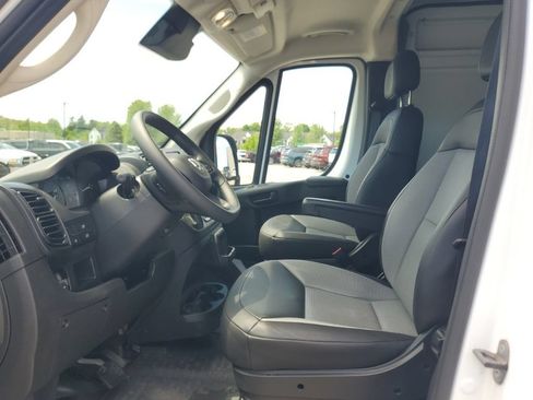 Used 2026 RAM ProMaster 2500 w/ Convenience Group FWD image 5