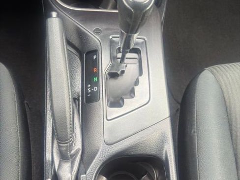 Used 2016 Toyota RAV4 LE AWD/4WD image 12