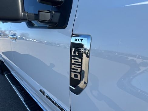 Used 2022 Ford F250 XLT w/ XLT Premium Package image 7