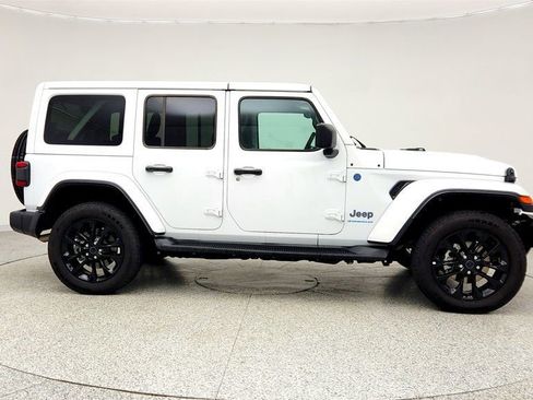 Used 2025 Jeep Wrangler Unlimited Sahara image 4