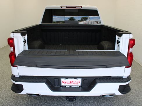Used 2025 Chevrolet Silverado 1500 RST AWD/4WD image 9