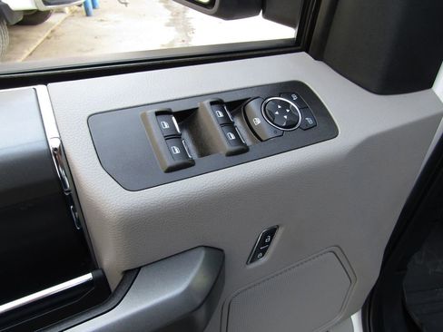 Used 2018 Ford F150 XLT w/ Equipment Group 302A Luxury image 22