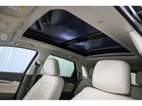 Certified 2022 Cadillac XT5 Premium Luxury FWD image 14