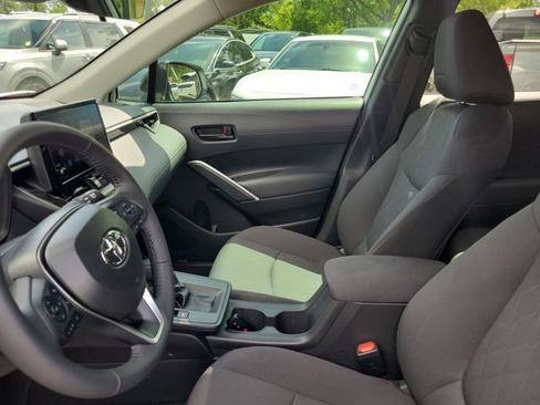 Used 2026 Toyota Corolla Cross LE FWD image 14