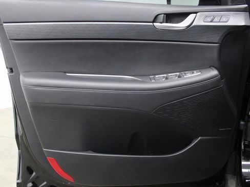 Used 2023 Hyundai Palisade Limited w/ Cargo Package image 12