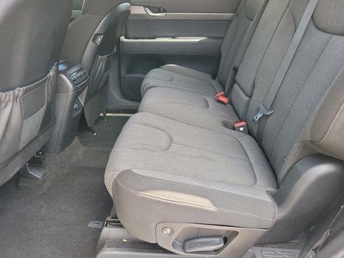 Used 2022 Hyundai Palisade SE FWD image 6